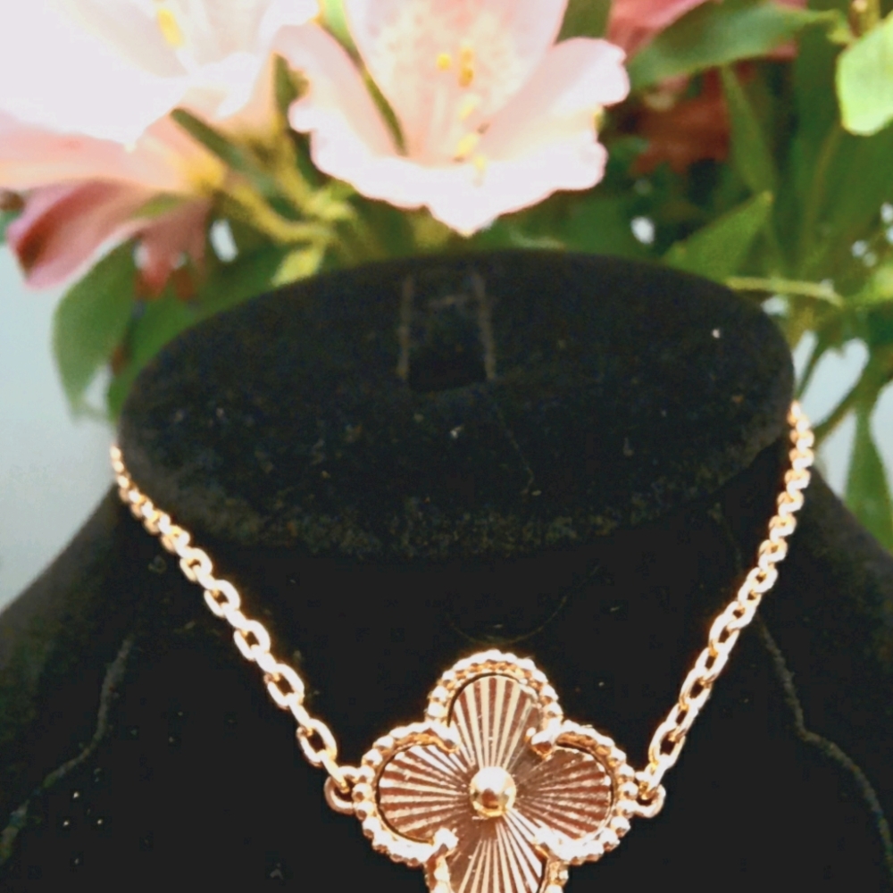 VCA single motif bracelet
